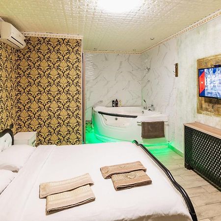 Смарт Апартаменты Джакузи Dnipro Exterior photo